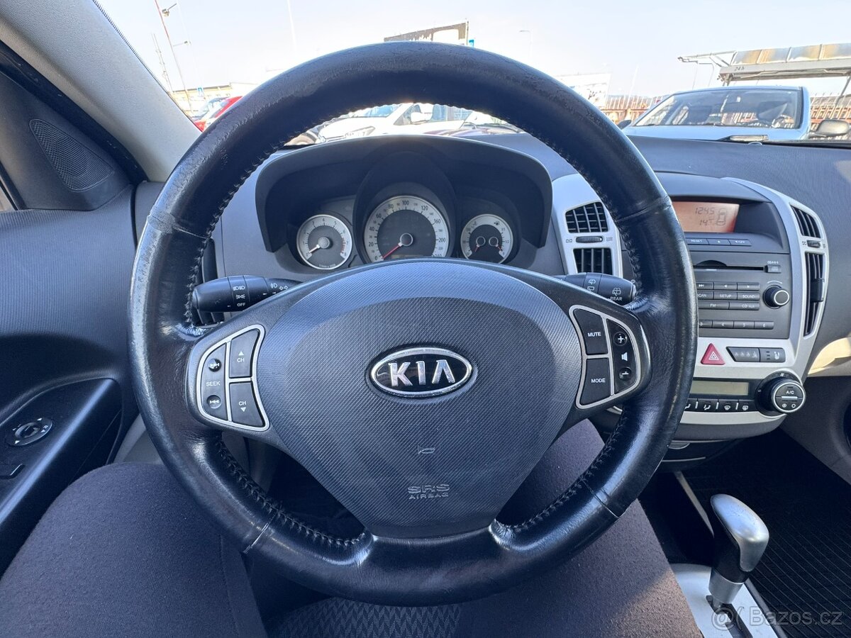 Kia Cee´d AUTOMAT 1,6i 90 KW STK - 13