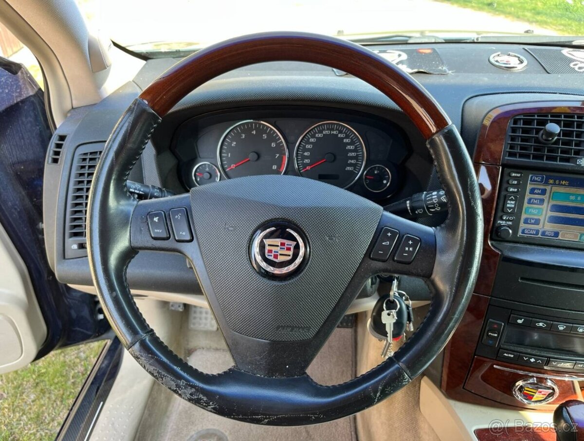 Cadillac SRX 4.6i - 13