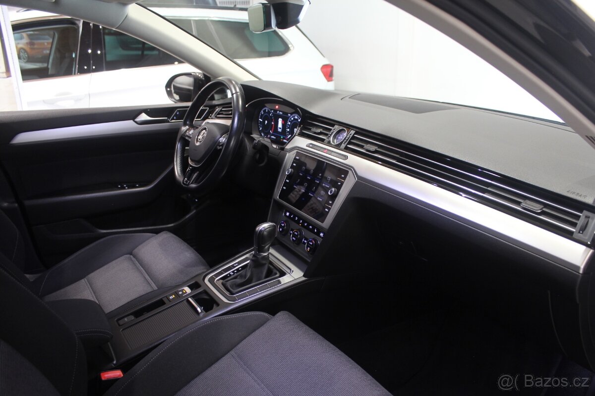 VW Passat B8 2.0TDI DSG 110kW Navi LED Display - 13