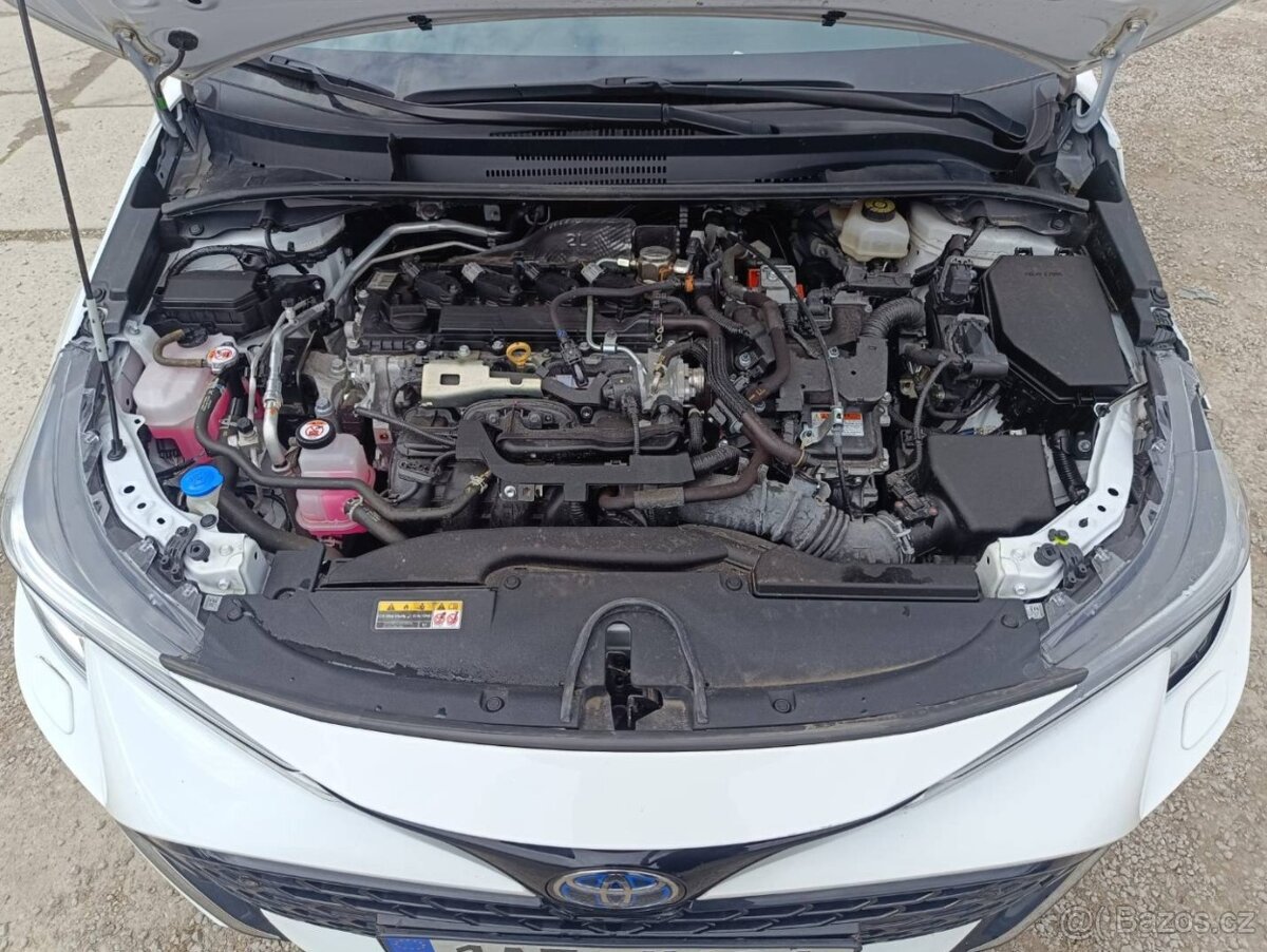 Toyota Corolla Hybrid - 13