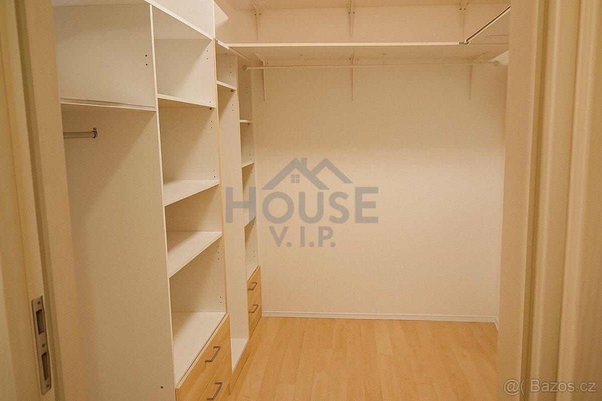 Prodej bytu 3+kk, 83,2 m² + lodžie a balkon, s garářovým stá - 13