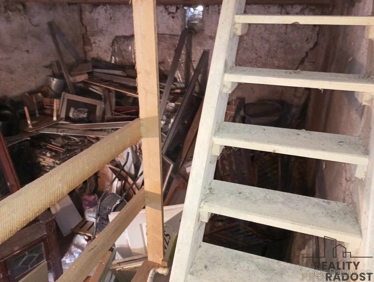 Prodej chalupy 2+1 se dvorem a stodolou v Maňovicích, RD 2+ - 13