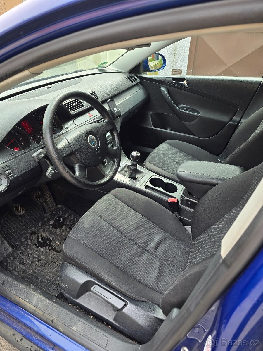Volkswagen Passat Variant B6, 1.6 FSI - 13