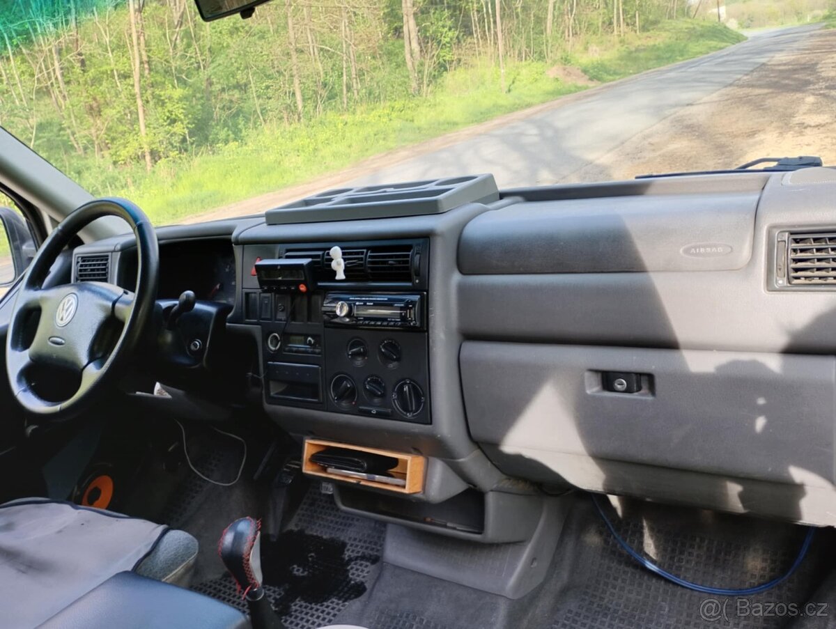 VW TRANSPORTÉR T4 2.5TDI 75kw - 13