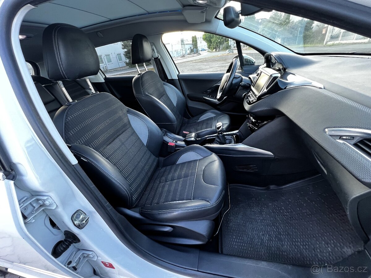 Peugeot 2008, 1,6 HDi 84 kW ALLURE PANO,NAVI - 13