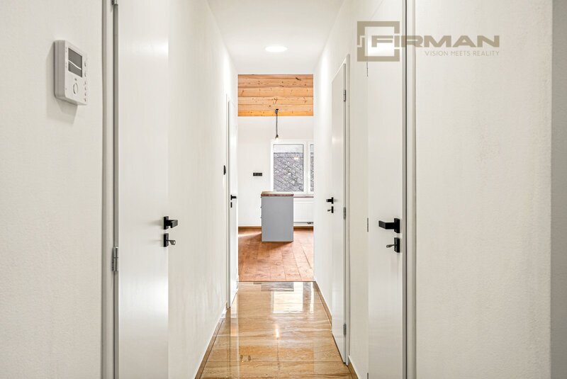 Prodej nadstandardního atypického bytu 3kk + podkrovní míst - 13