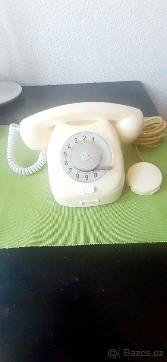 Starý telefon Tesla 65S - 13