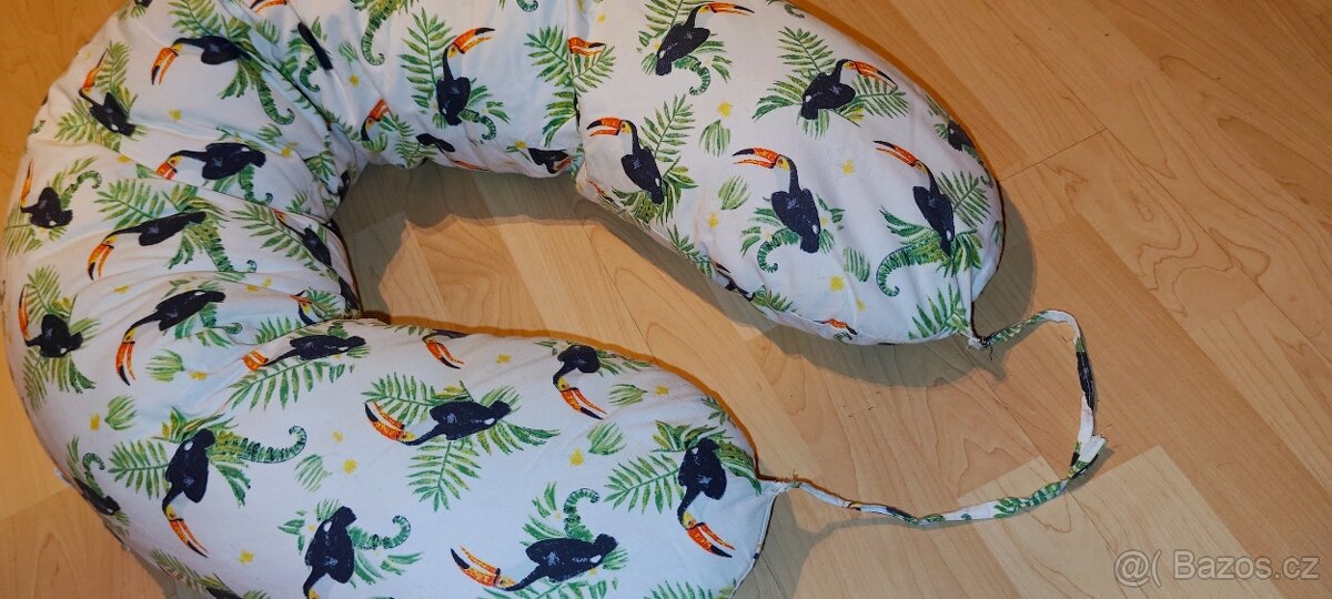 Kojici polstarek skvela vec kdyz dochazi sily pri kojeni - 13