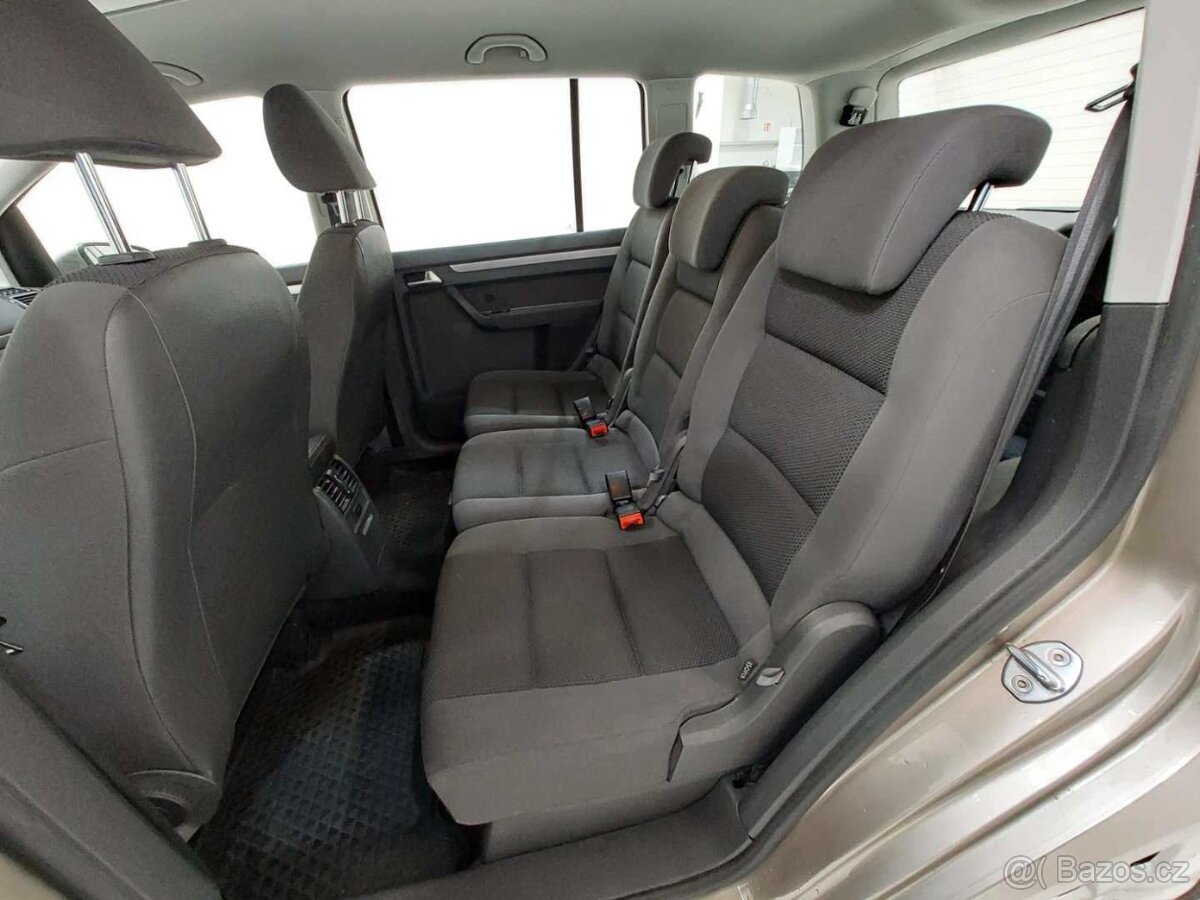 Volkswagen Touran 1.2 Tsi 7-MÍST 77KW 174tkm r.10/2012 TOP - 13
