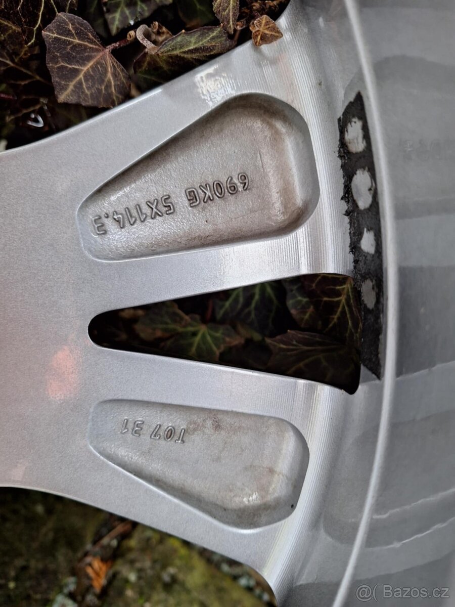 kola Mazda CX-30 - 13