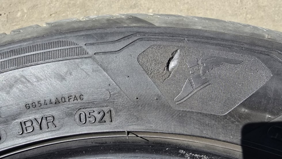 Letní pneu 225/55/17 Good Year Run Flat - 13