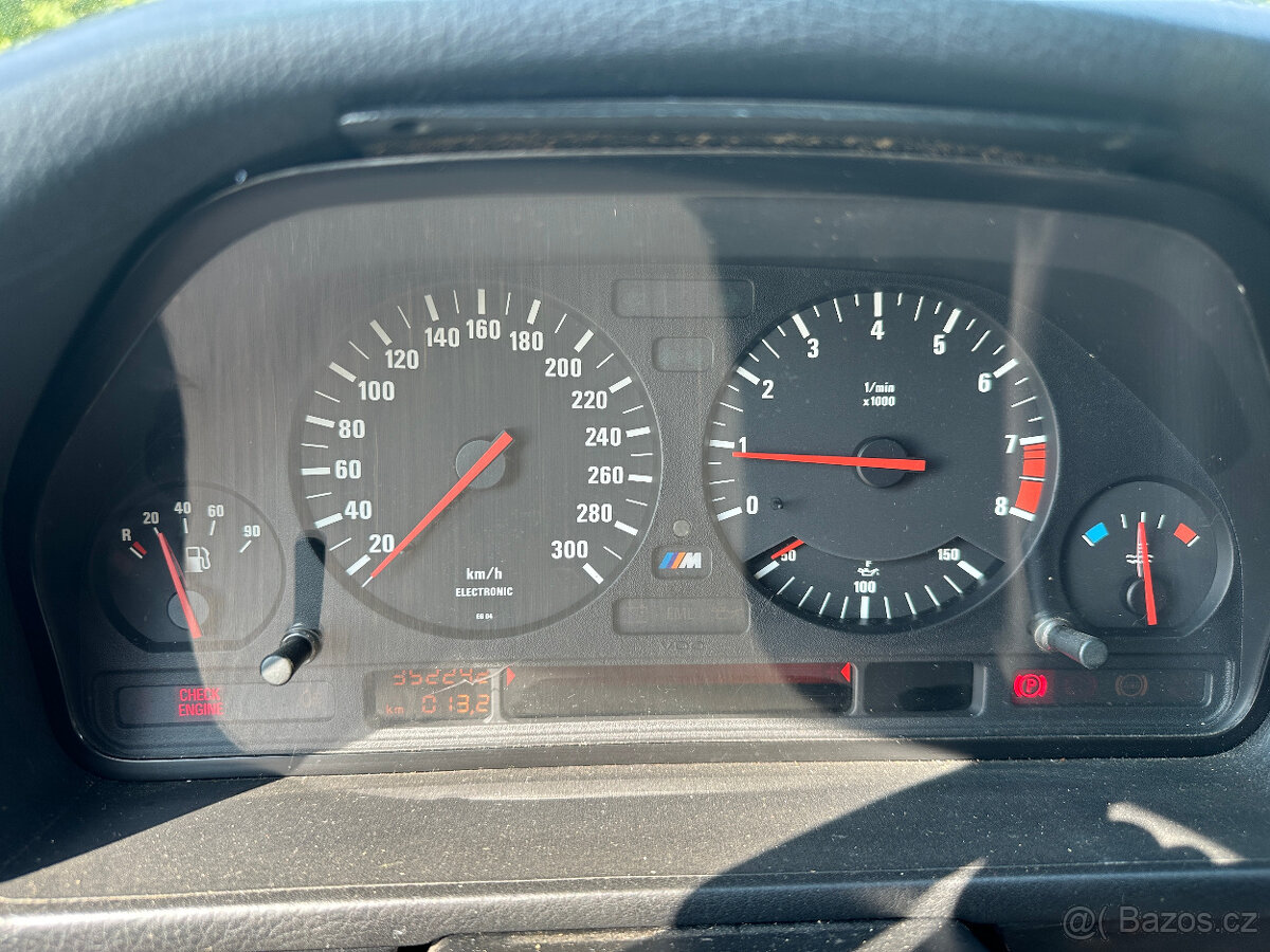 BMW M5 E34 3.6 L r.v. 1989 dovoz CH - 13