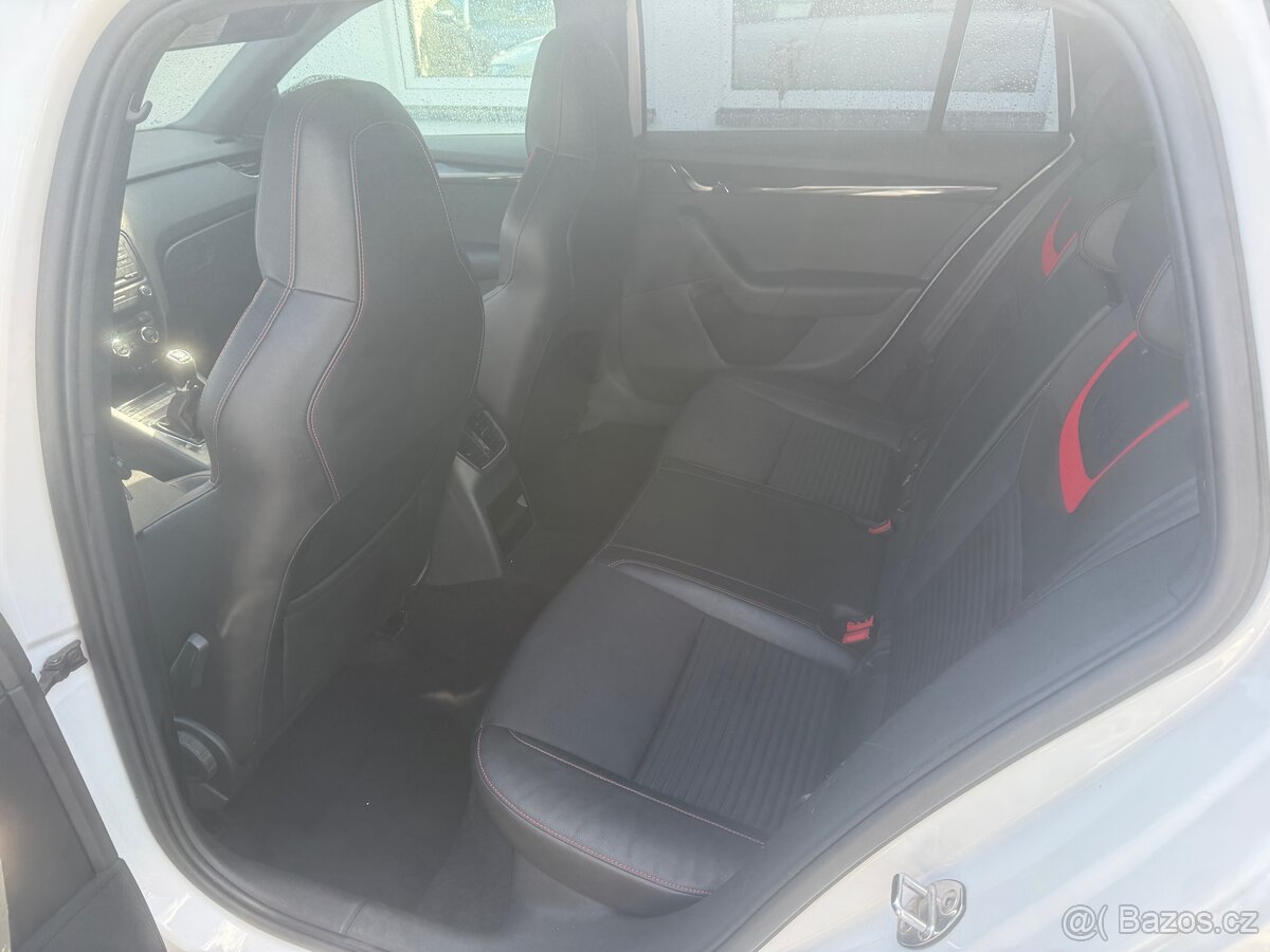 Škoda Octavia 3 RS kombi 2.0 TSI - 13