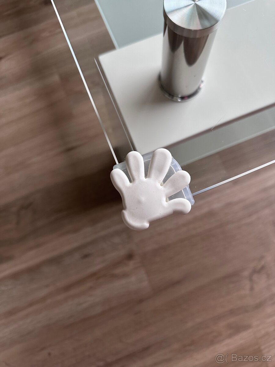 Skleněný konferenční stolek - 13