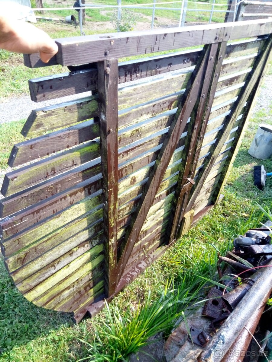 Branka,plot, pletivo, brána - 13