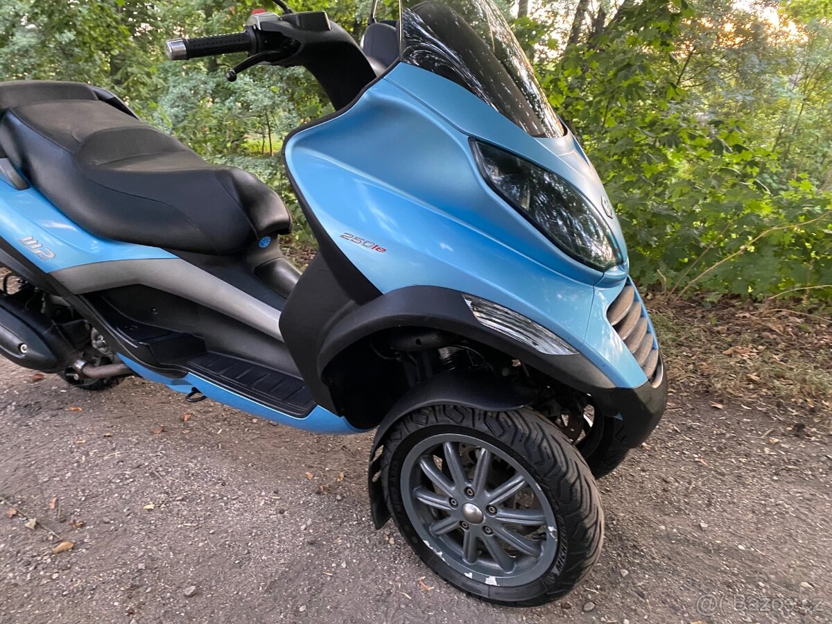 Piaggio MP3 250 - 13