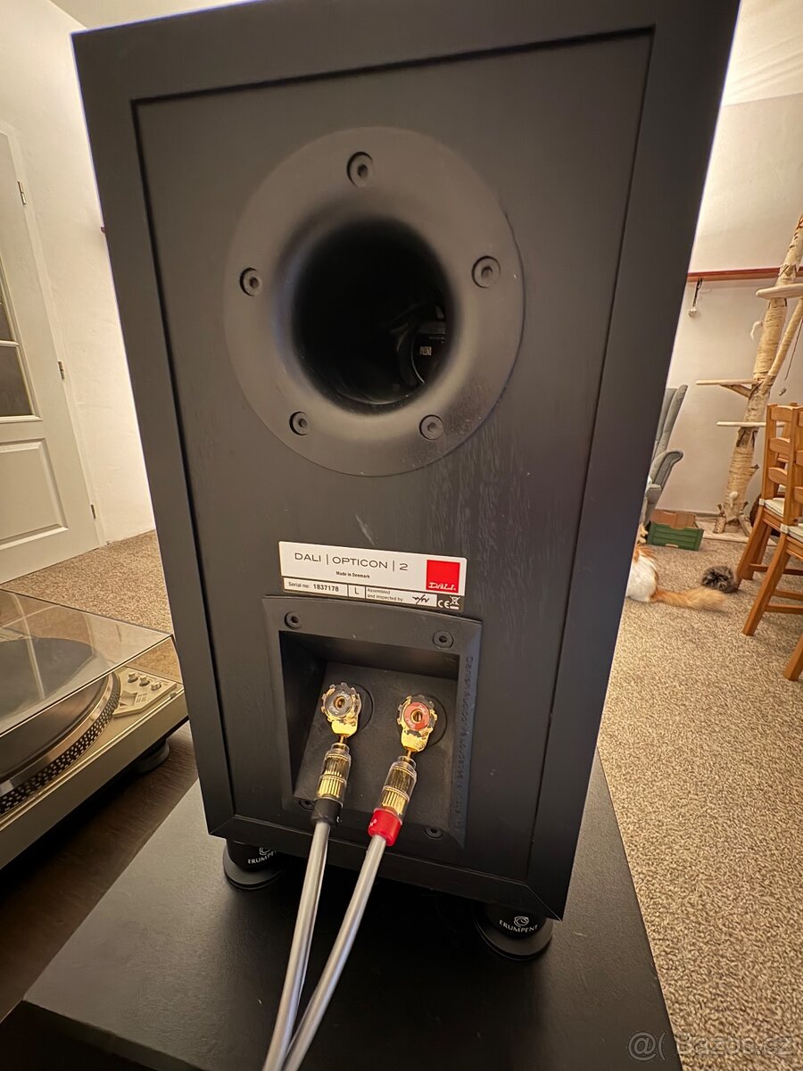Dali Opticon 2 + stojany + antirezonanční podložky - 13