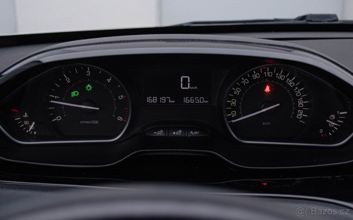 Peugeot 208 1.6 BlueHDi - 13