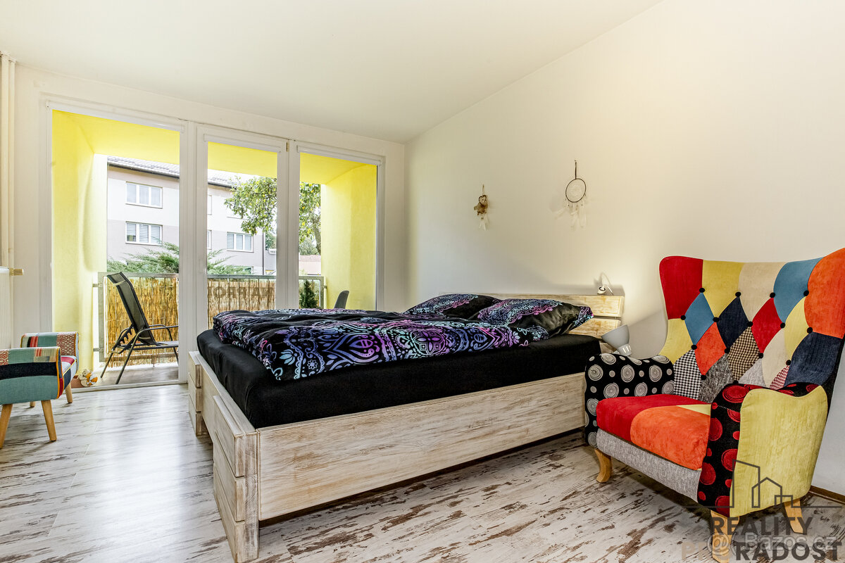 Kompletně zařízený byt 3+1 s lodžií v klidné části Vyššího B - 13