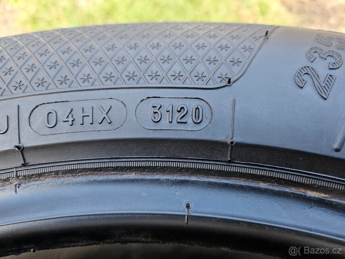 4x Zimní pneu Bridgestone + Kleber - 235/55 R17 XL - 85% - 13