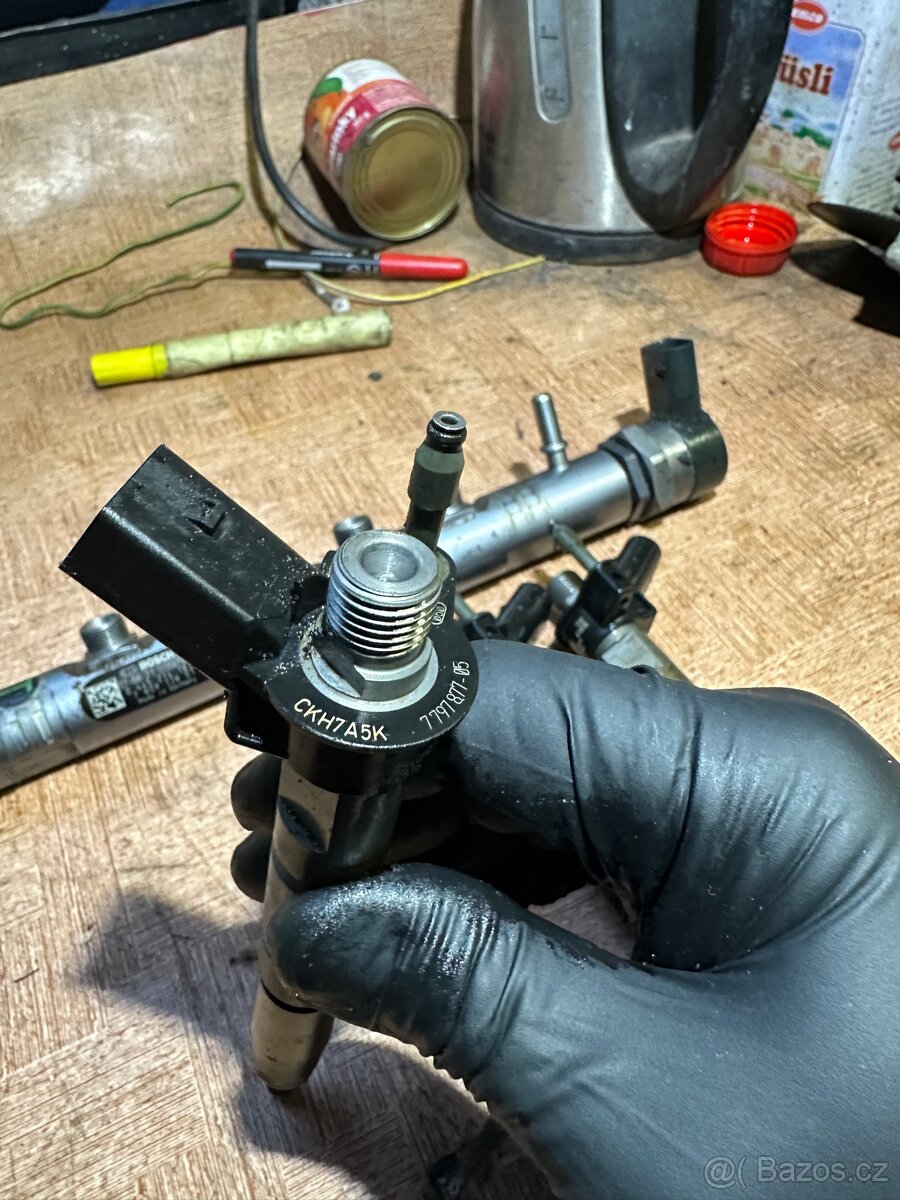 Vstřikovací soustava (N47D20C a N47D20A) - 13