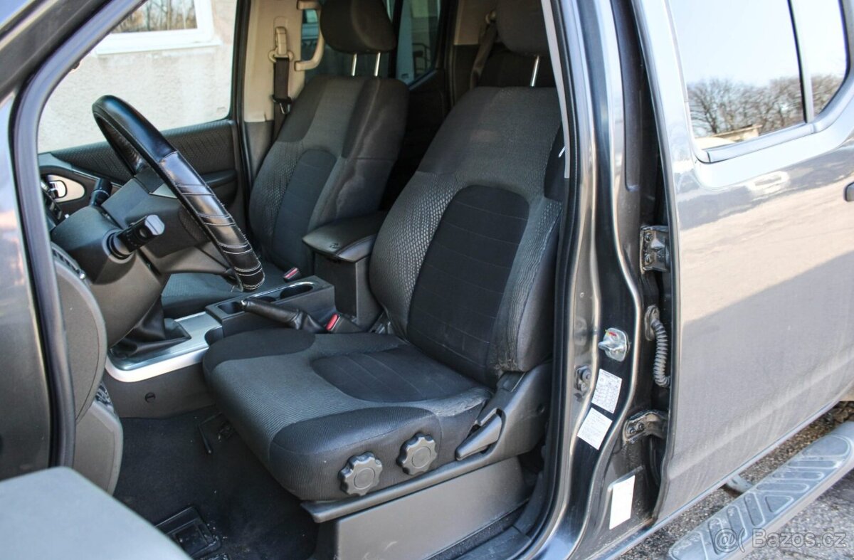 Nissan Navara DoubleCab 2.5 dCi - 13