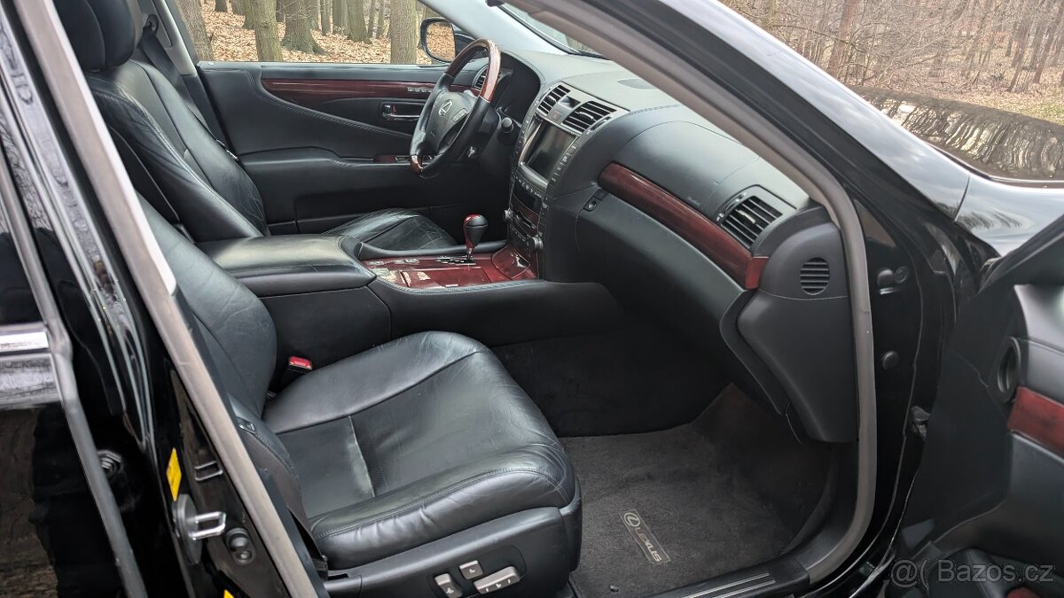 Lexus LS460 - 13