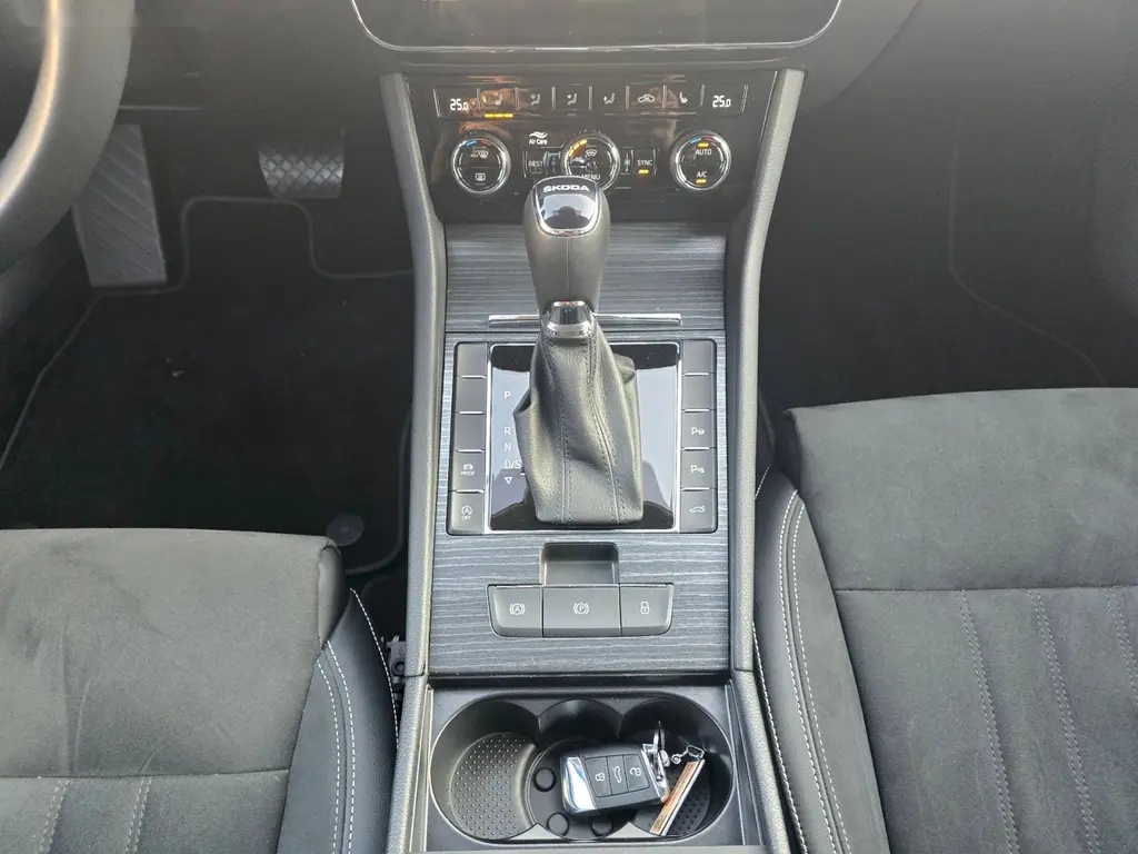 Škoda Superb, COMBI STYLE 2.0TDI / 110kW - 13