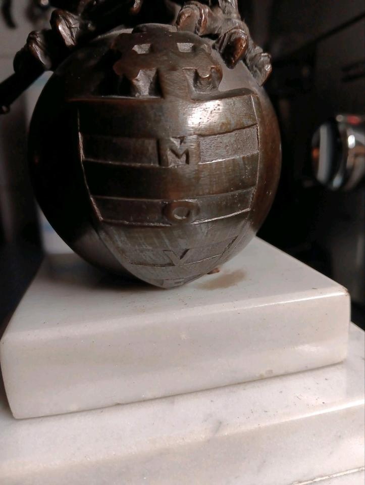 Bronzový orel na mramorovém podstavci – historická dekorace - 13