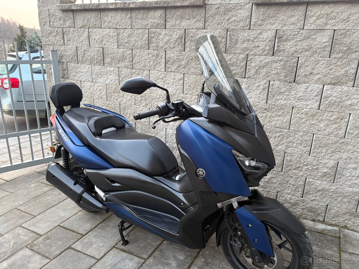 Yamaha x Max 300 - 13