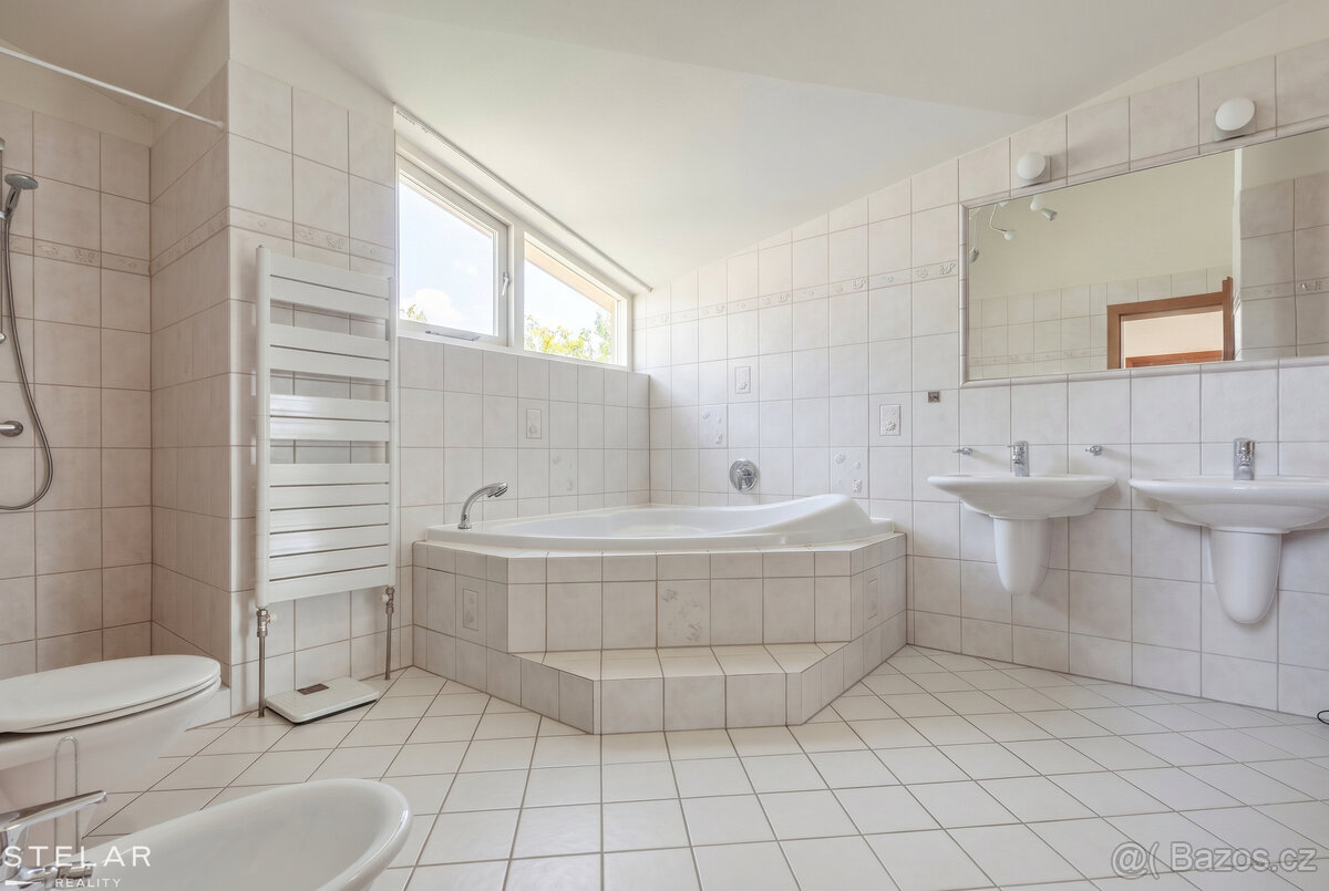 Výjimečná architektonická vila Brno - Ořešín - 13