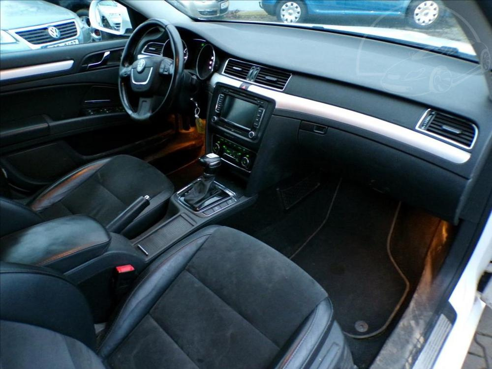 Škoda Superb 2,0 TSI 147kW CZ DSG ELEGANCE - 13