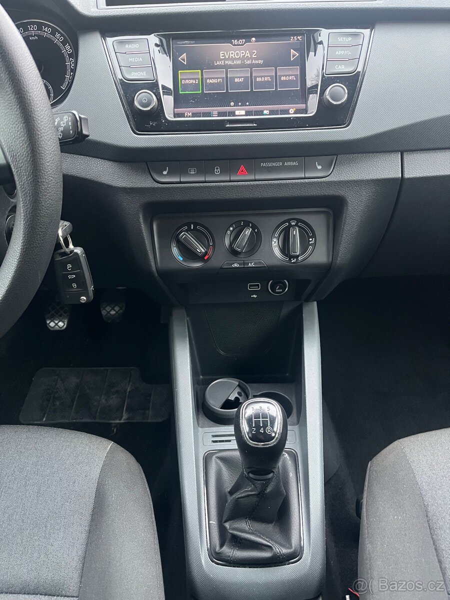 Škoda Fabia,55kW,parkovací senzory - 13