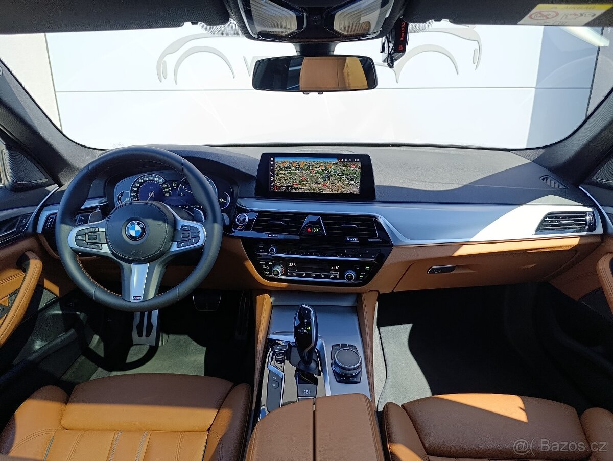 BMW 540d TOURING xDRIVE MSPORT PANO DPH - 13
