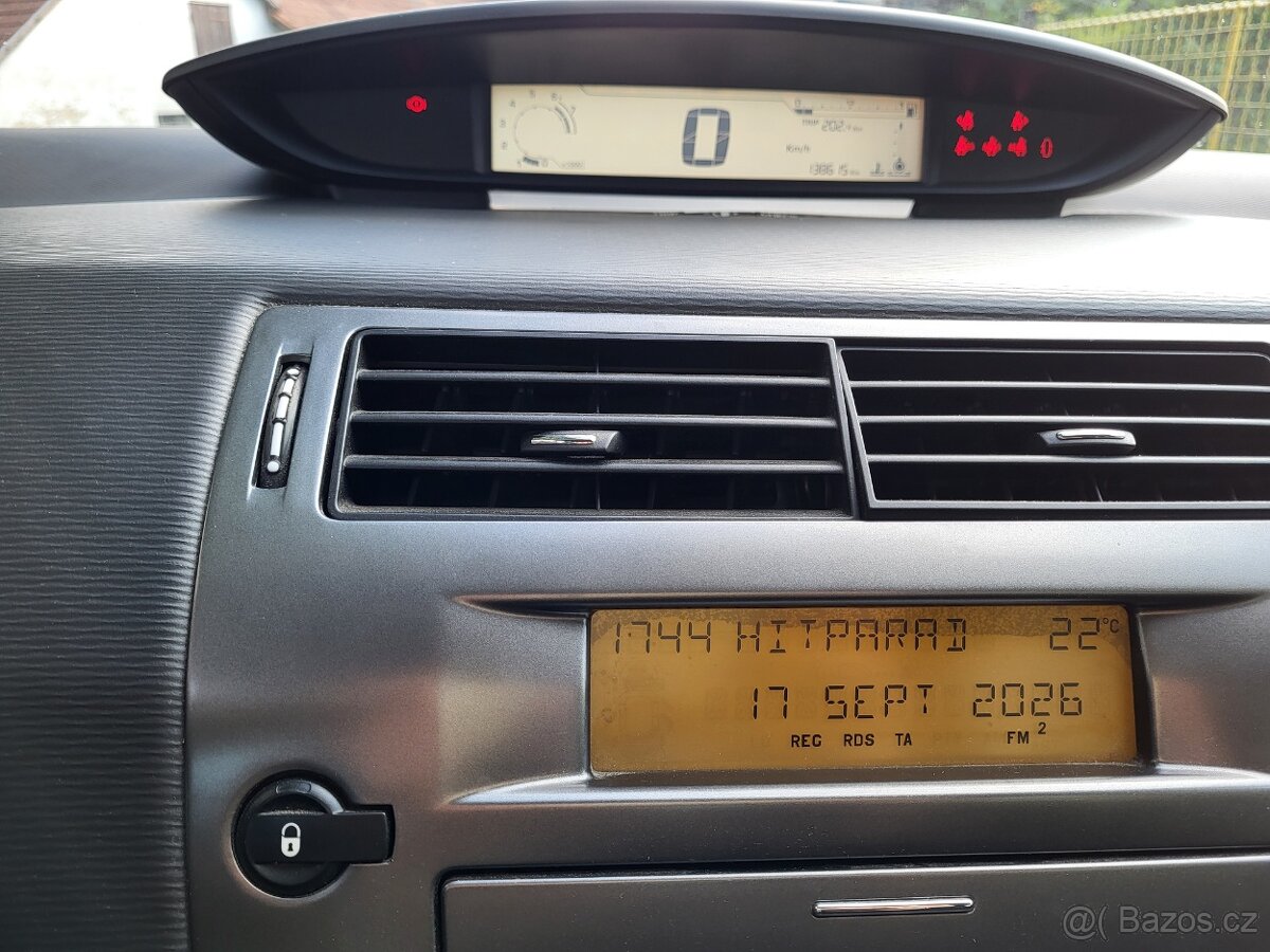 Citroën C4 1.4i 16V 65kW (2009) - 13