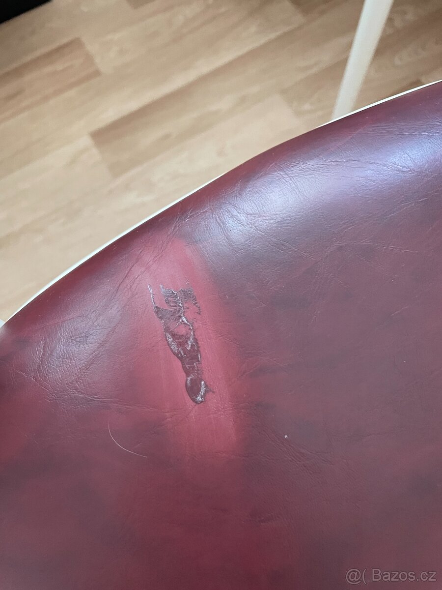 Jídelní stůl a židle - 13