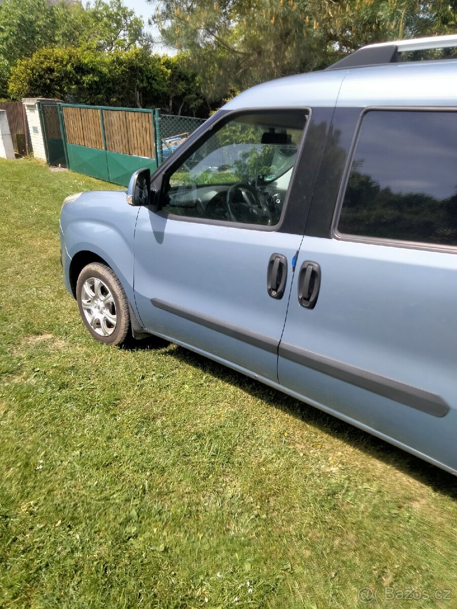 Rodej osobního vozu Opel Combo ECOFlex - 13