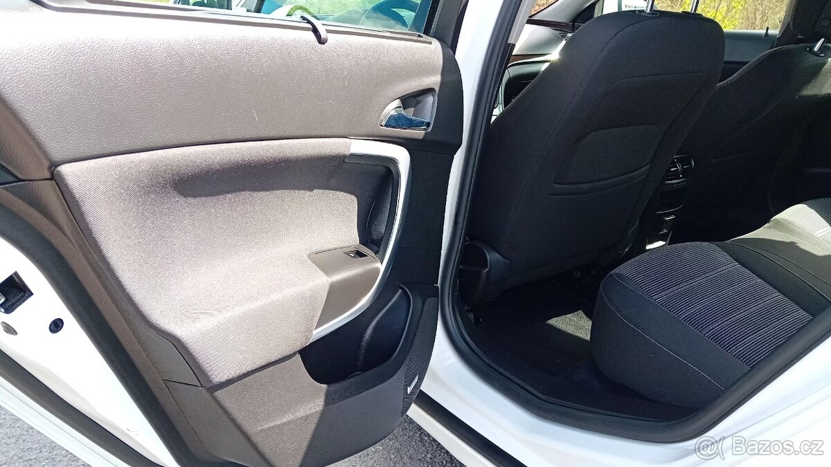 Opel Insignia - 13