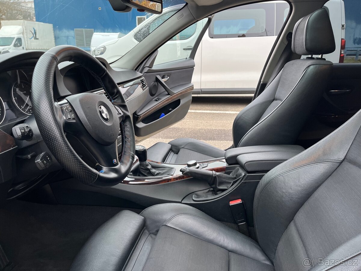 BMW 3 e90 320d 120 kw - 13