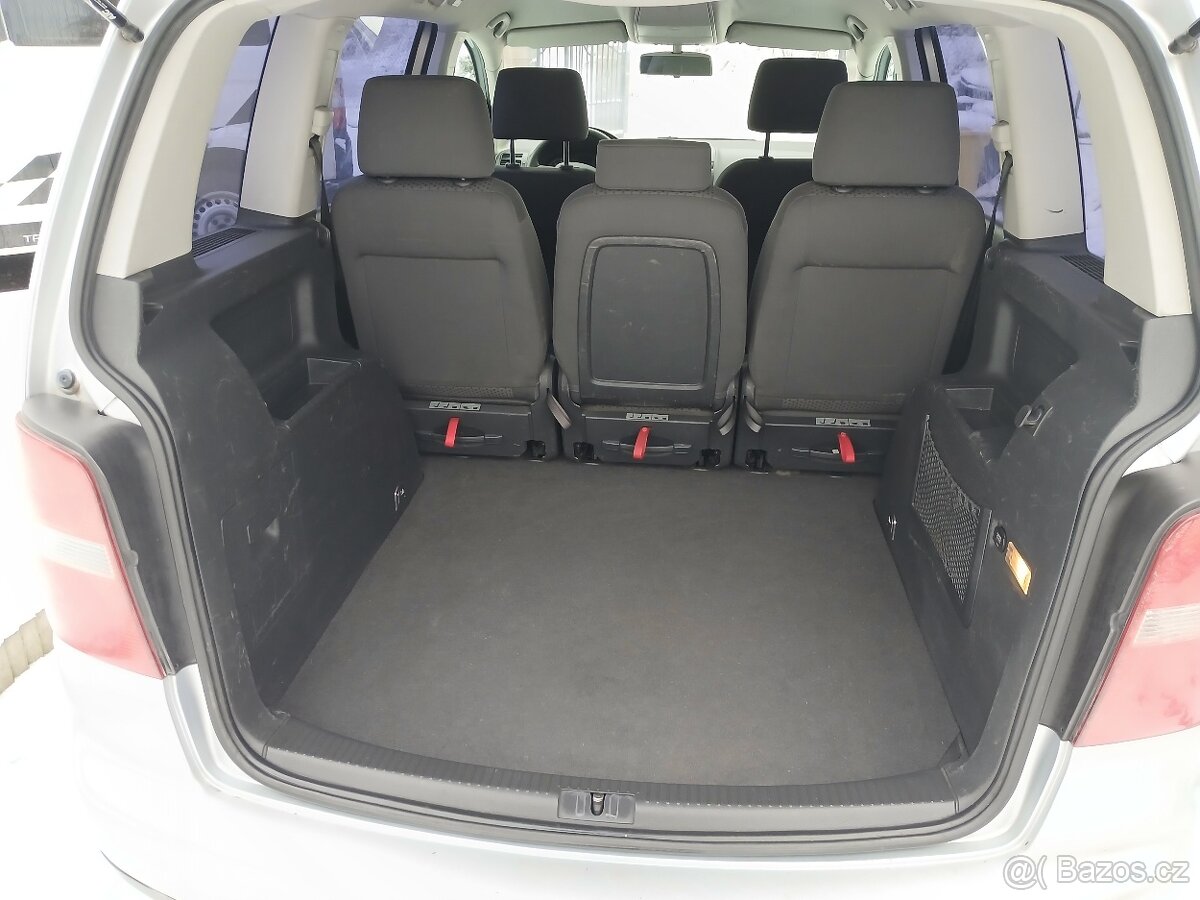 Vw touran 1.6mpi 75kw benzín - 13