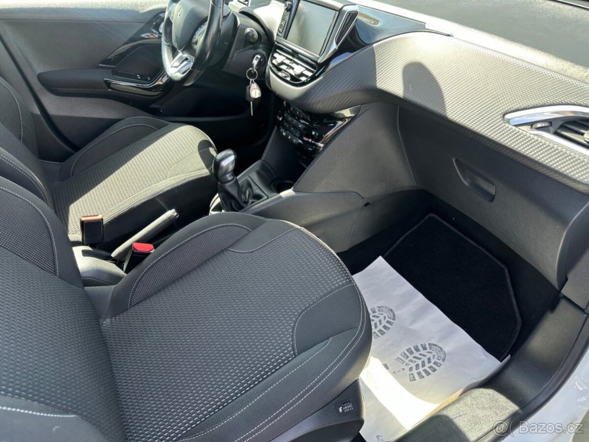 Nabízíme Peugeot 208 Style - 13