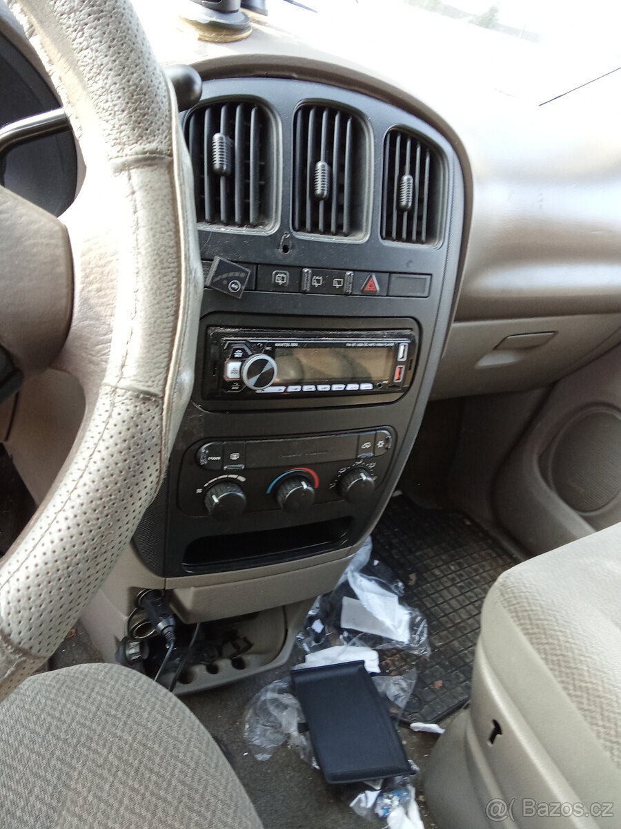 Dodge caravan 3,3 - náhradní díly - 13