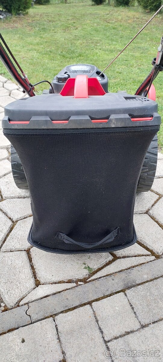 Benzínova sekačka s pojezdem. - 13