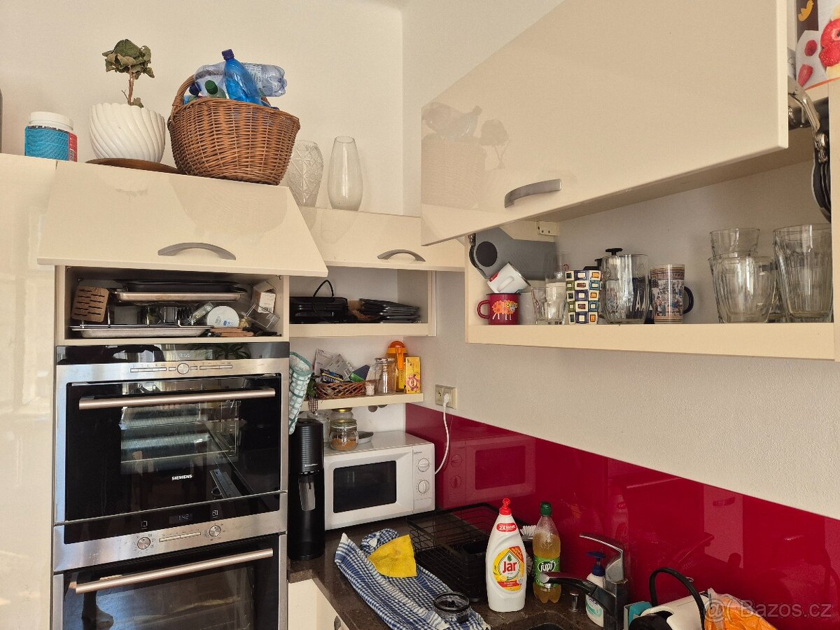 Kuchyně včetně spotřebičů a desky Technistone - 13