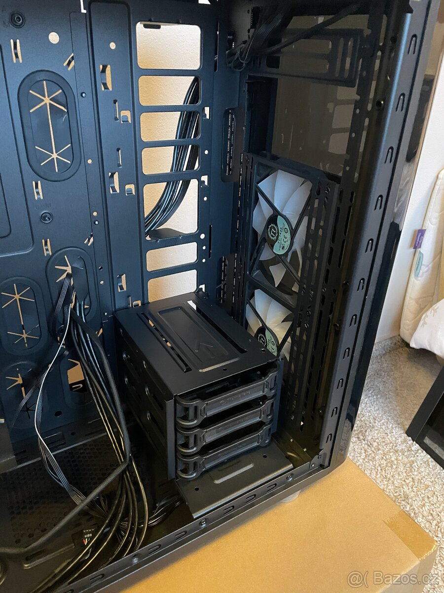 Prodám case ThermalTake View 31 - 13