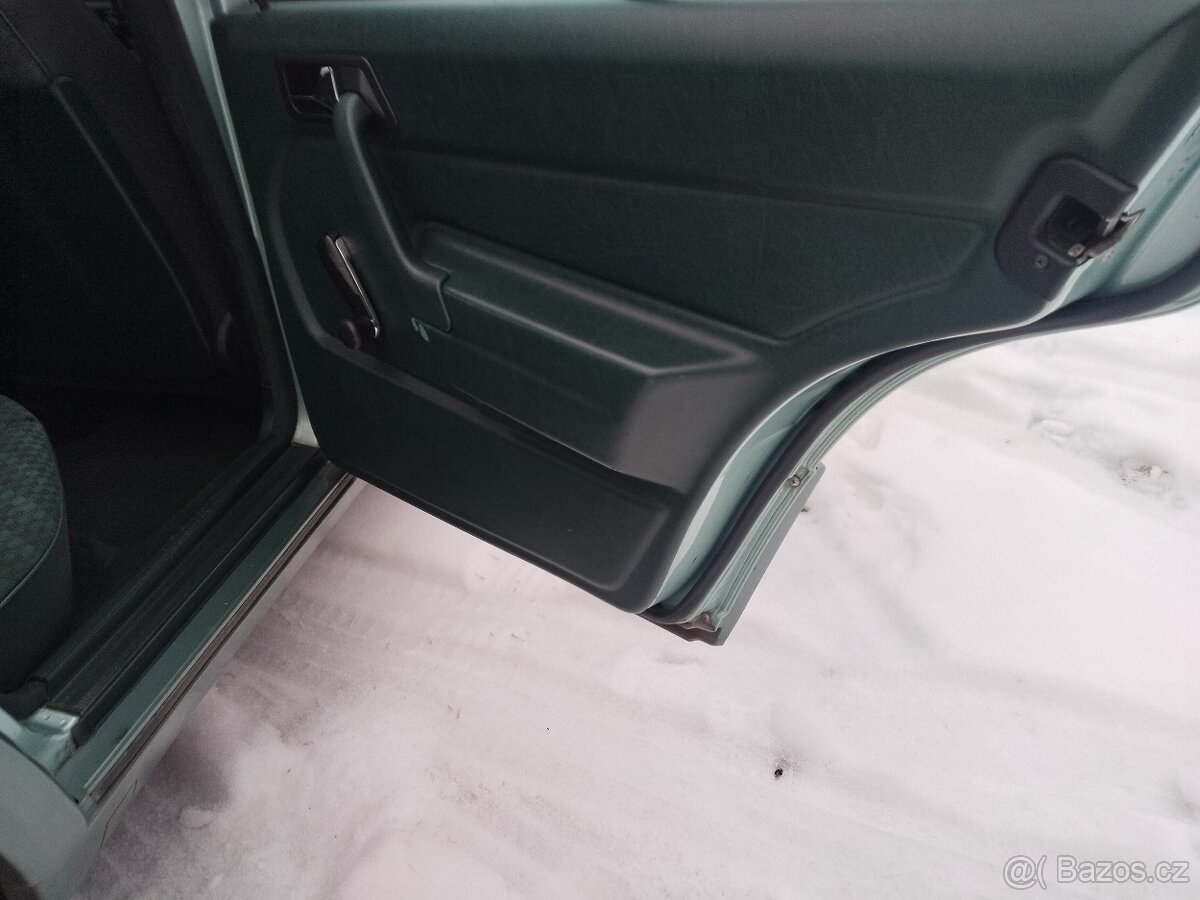 Mercedes Benz 190 1.8i - 13