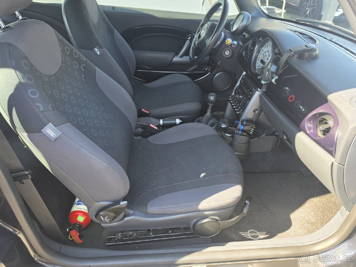 Mini Cooper
1.6 i - 13