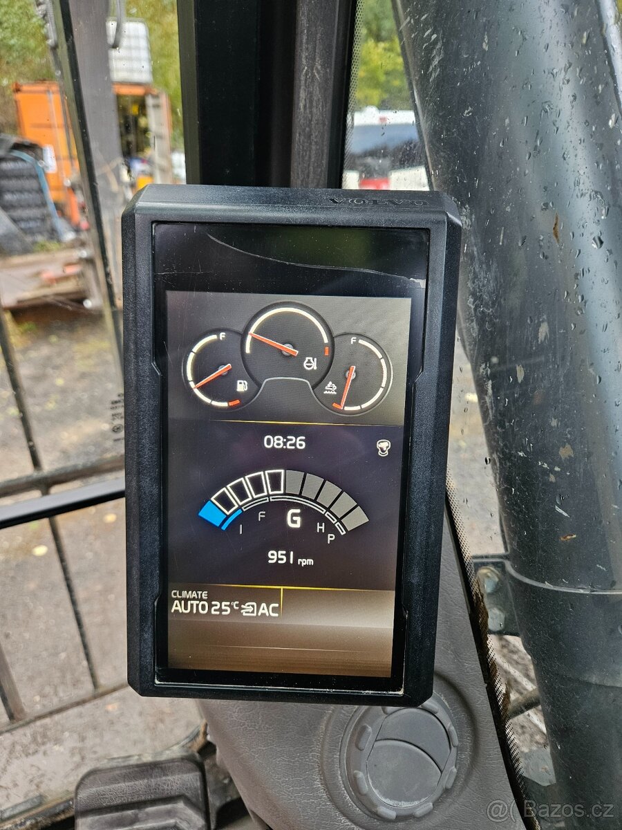 Pásový bagr Volvo EC160 e - 13