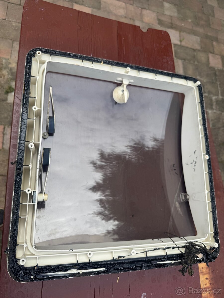 Stresni okna Dometic na ND - 13