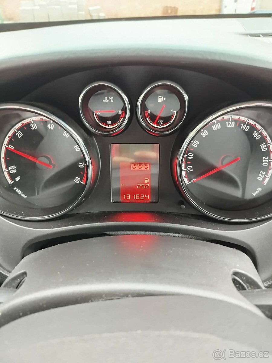 Opel Meriva - 1.4 Turbo - 88 kW - rok 2014, TOP stav. - 13